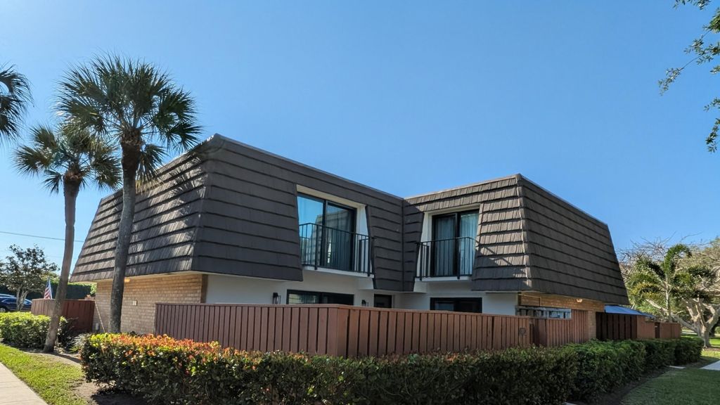 Photo of 1205 12th Court, Jupiter, FL 33477 (MLS # B26009185)