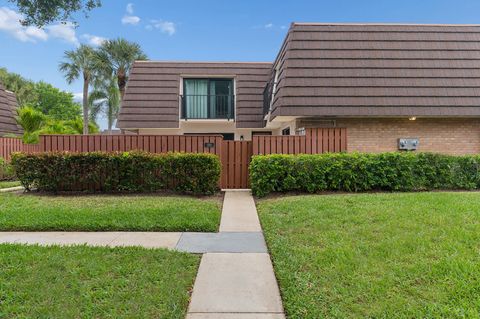 Photo of 1205 12th Court, Jupiter, FL 33477 (MLS # B26009185)