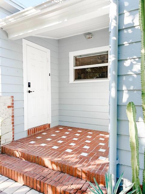 421 N Ocean Breeze