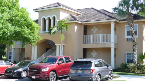 8255 Mulligan Circle Unit 3422, Port St Lucie, FL MLS: R10970775