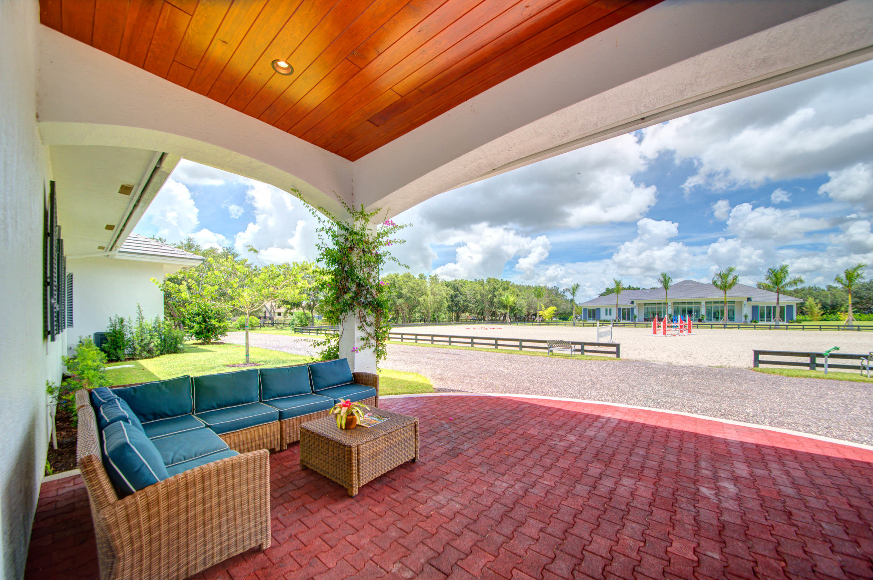 PALM BEACH POINT - Residential