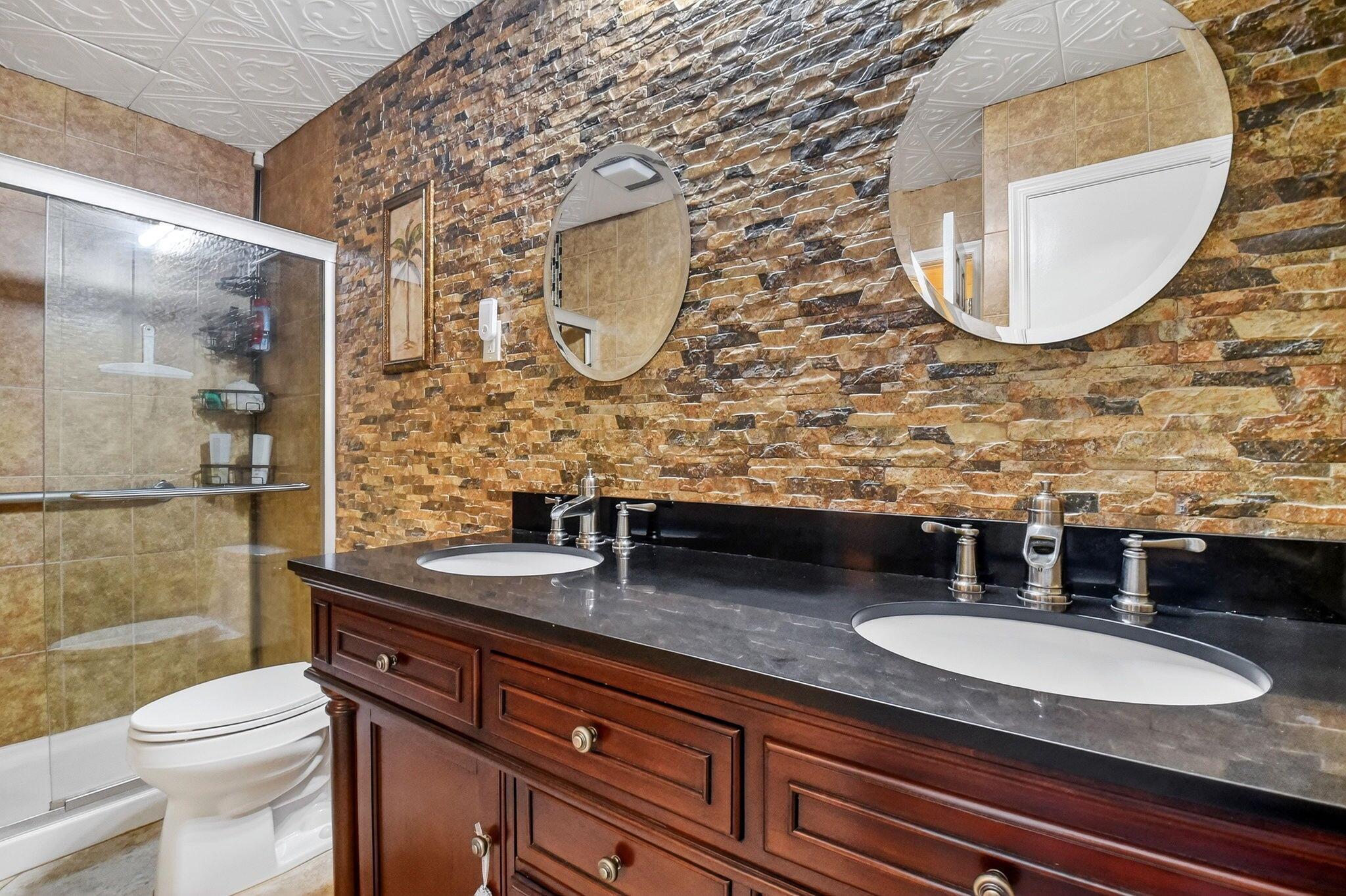 LIMETREE CONDO - Residential