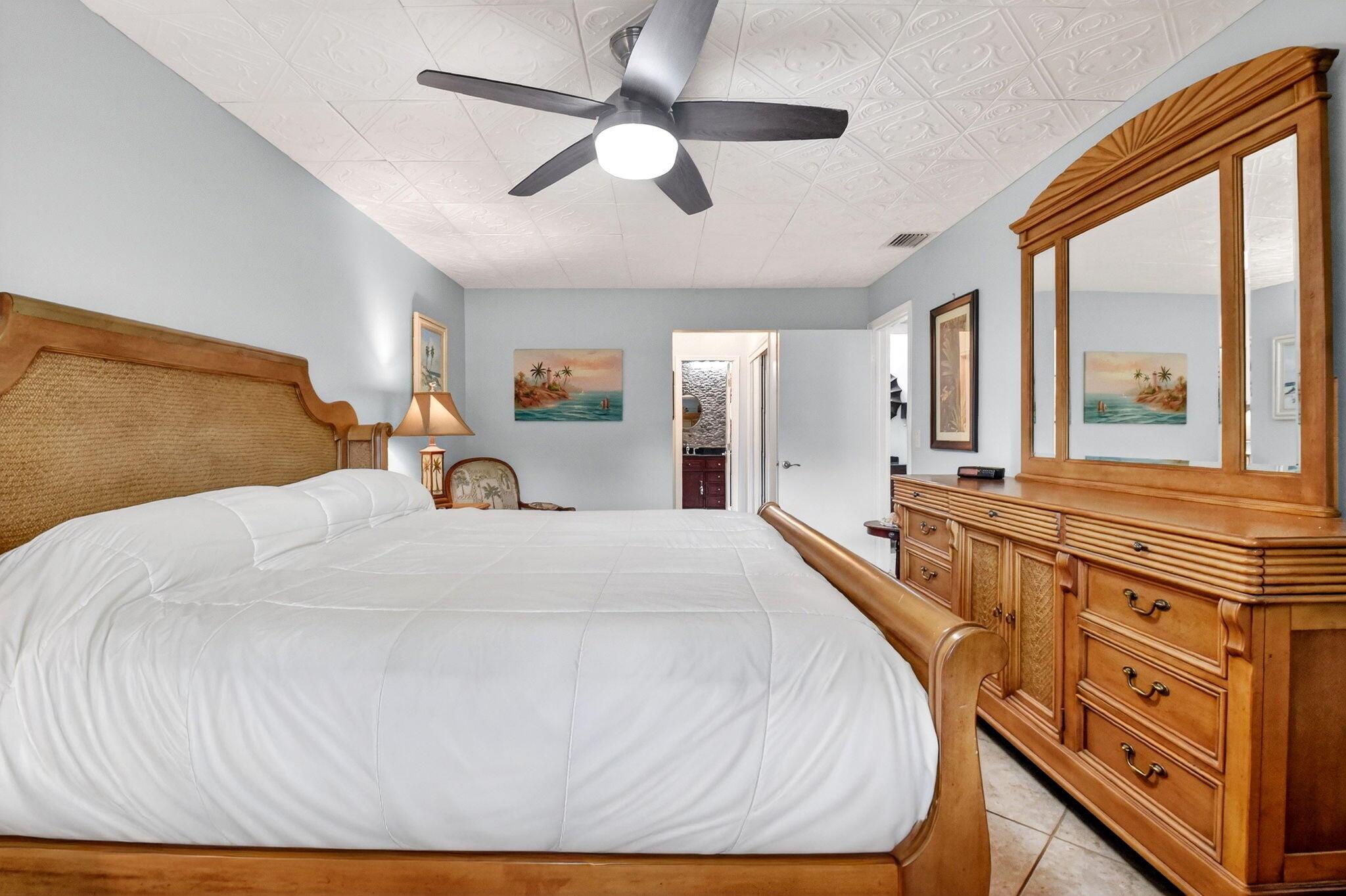 LIMETREE CONDO - Residential