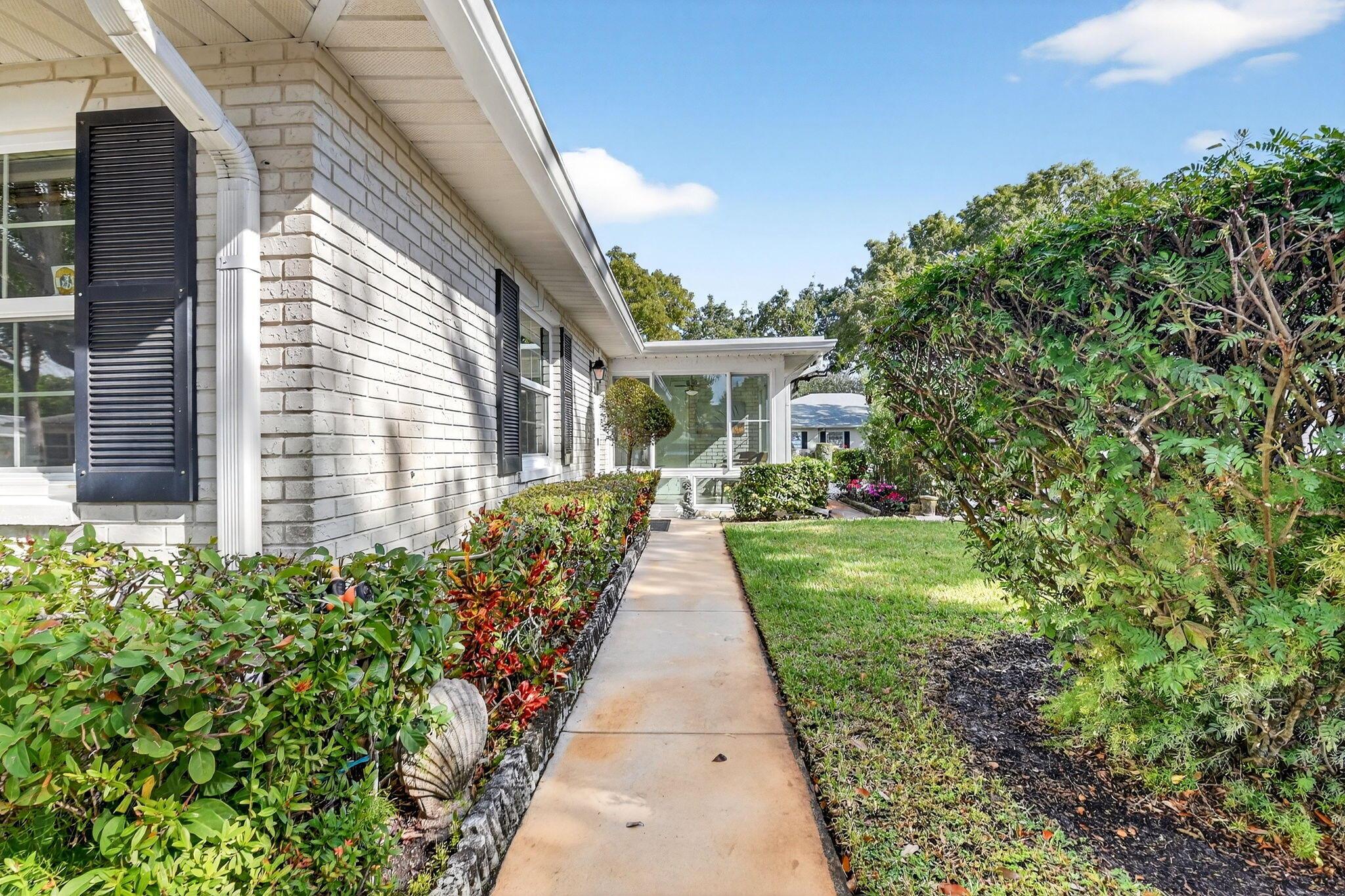 LIMETREE CONDO - Residential