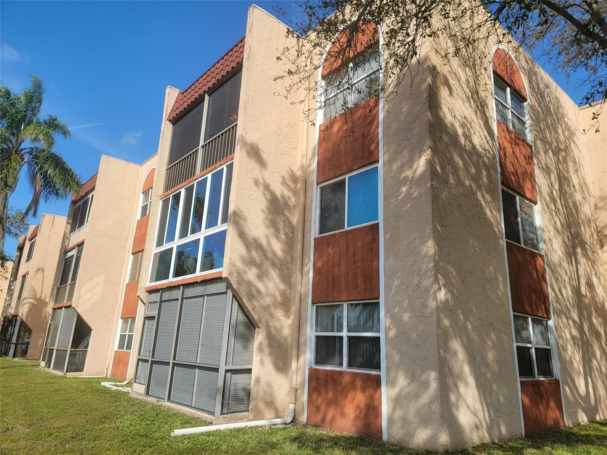 Oakbrook Village - Residential