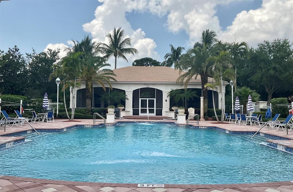 Photo of 4101 Myrtlewood Circle Circle E, Palm Beach Gardens, FL 33418 (MLS # R10877375)