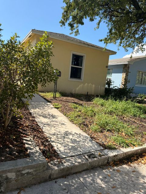 611 N F Street Lake Worth Beach FL 33460