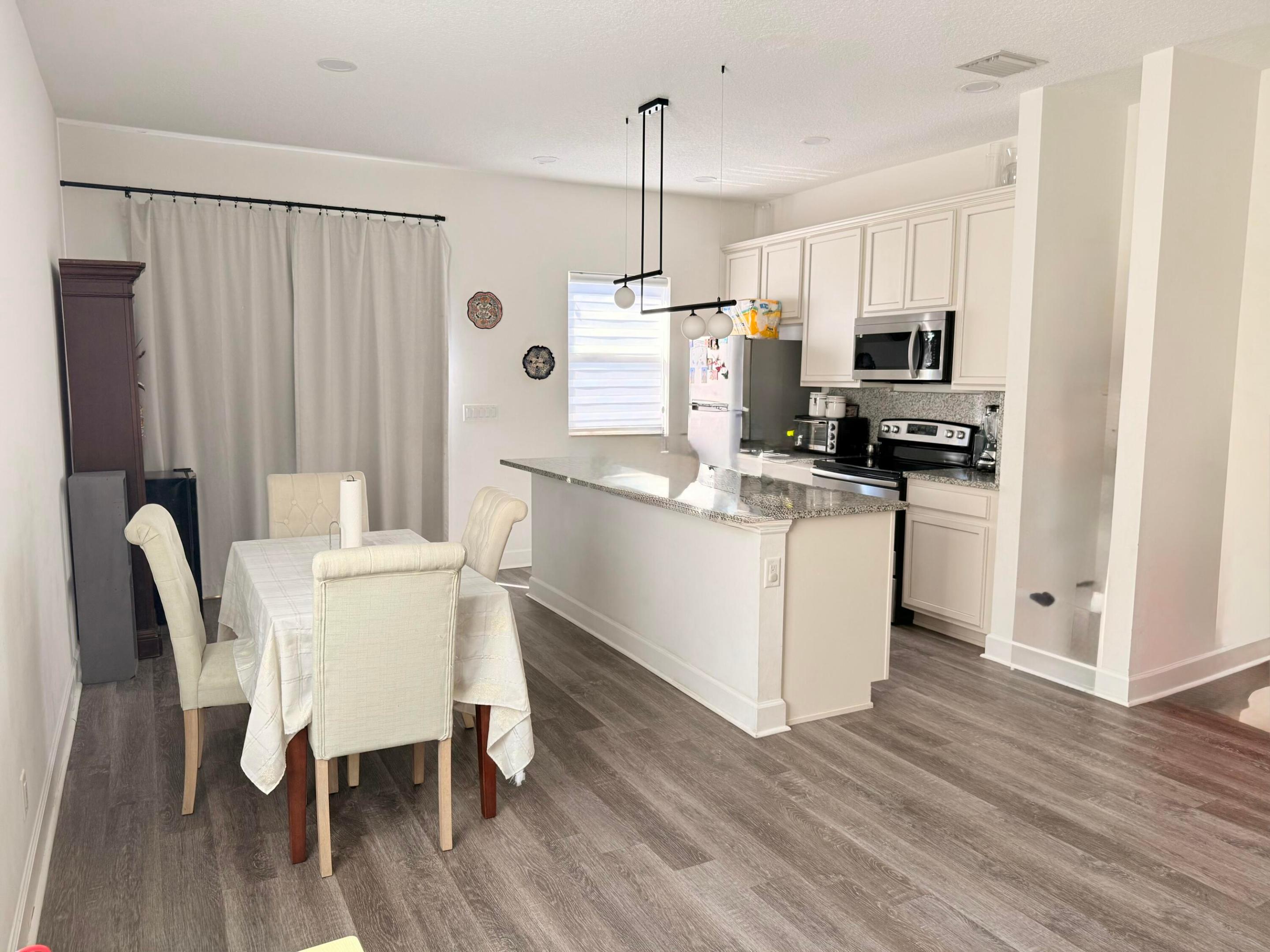 LAKE WORTH - Residential