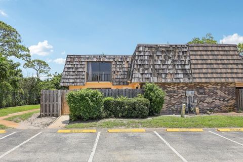 LOW HOA FEE TOWNHOUSES FOR SALE IN PALM BEACH COUNTY 1660 Forest Lakes Circle D West Palm Beach FL 33406