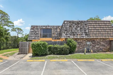 1660 Forest Lakes Cir, West Palm Beach, FL MLS: F10502501