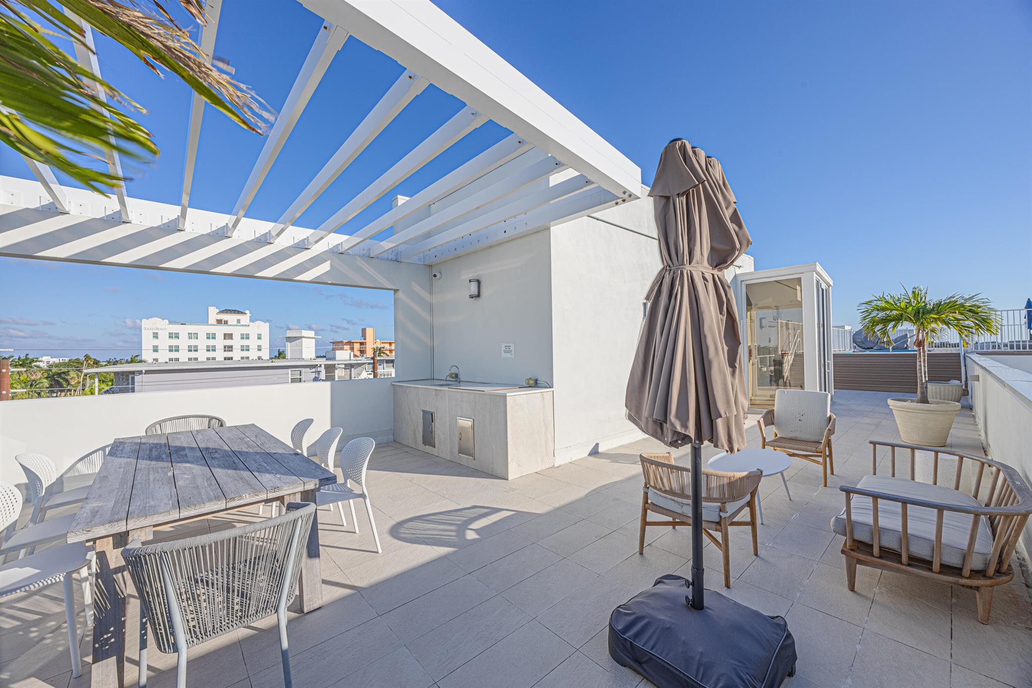 ALORA LUXURY CONDO - Residential Lease