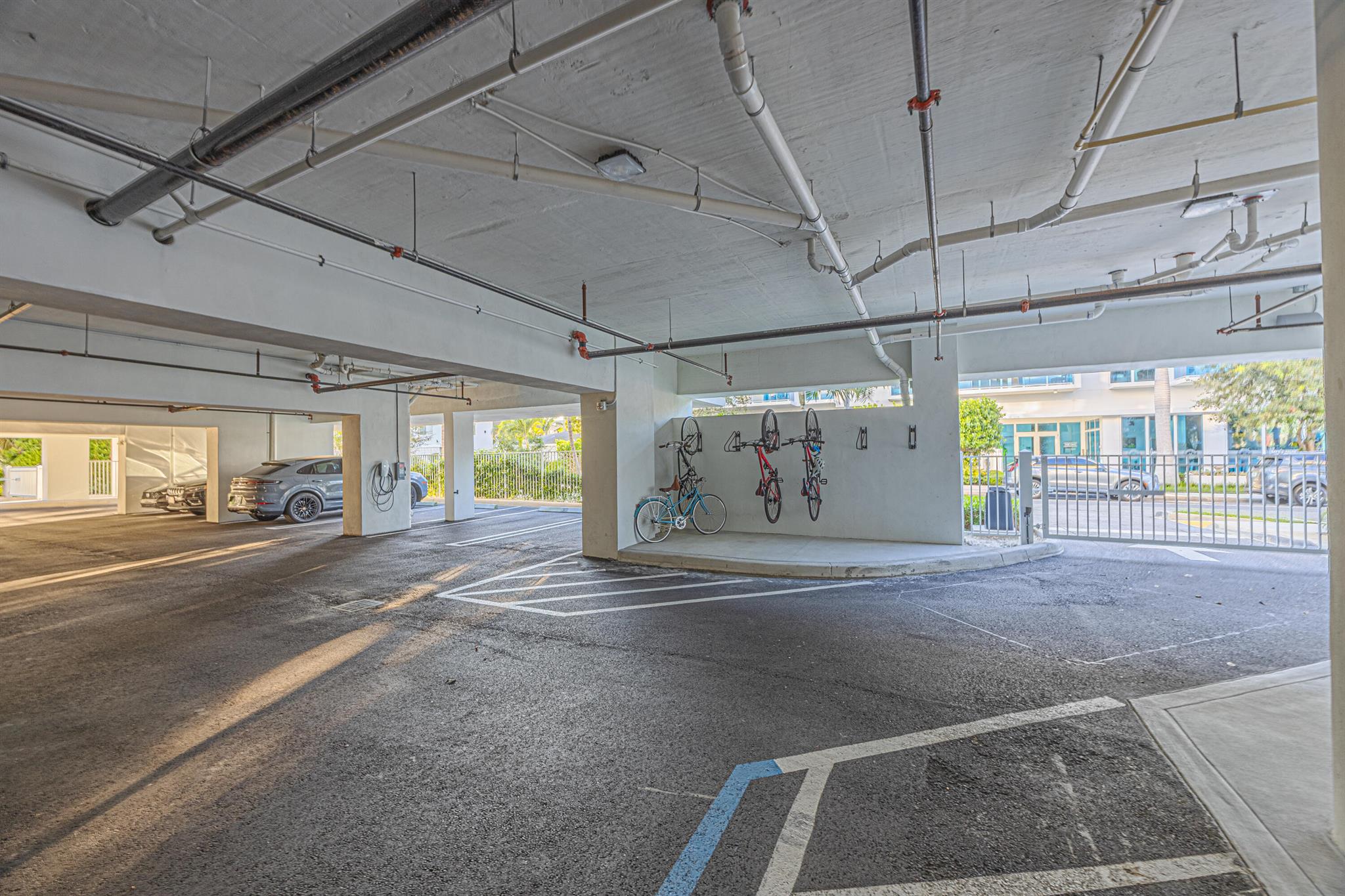 ALORA LUXURY CONDO - Residential Lease