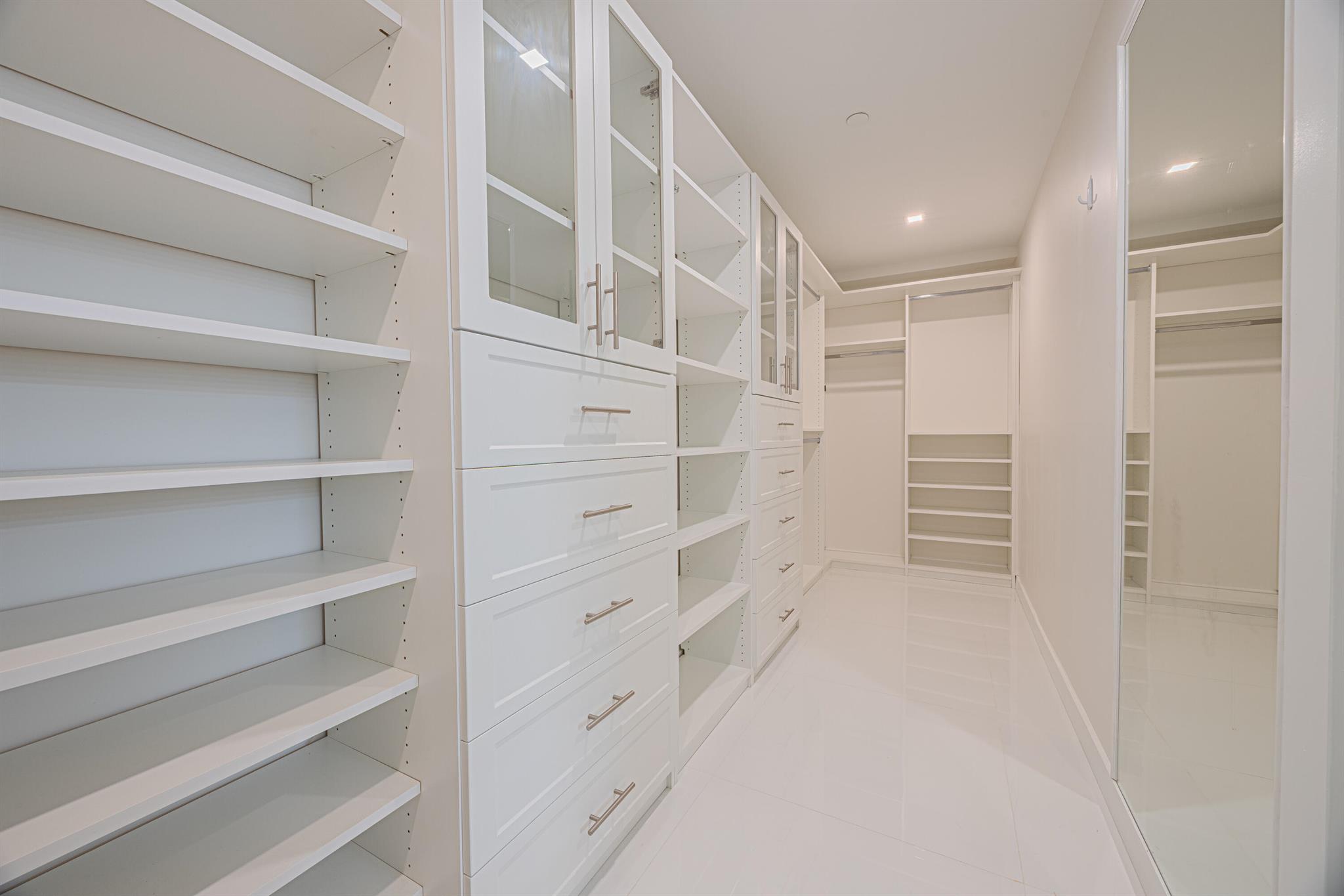 ALORA LUXURY CONDO - Residential Lease