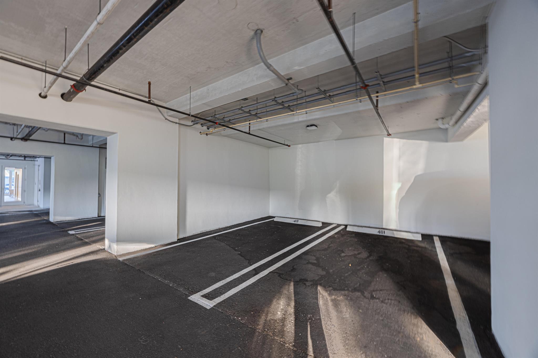 ALORA LUXURY CONDO - Residential Lease