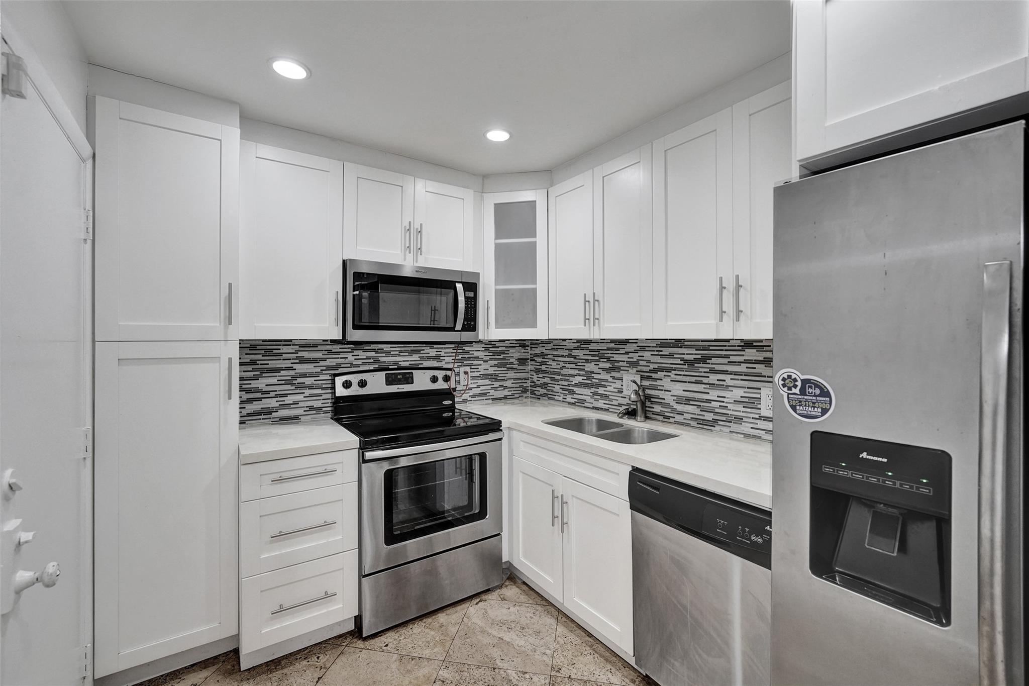 4000 N HILLS DR 38