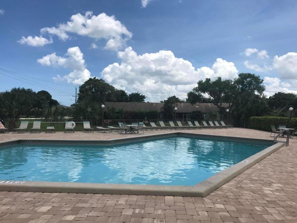 LAGO DEL REY CONDO - Residential Lease