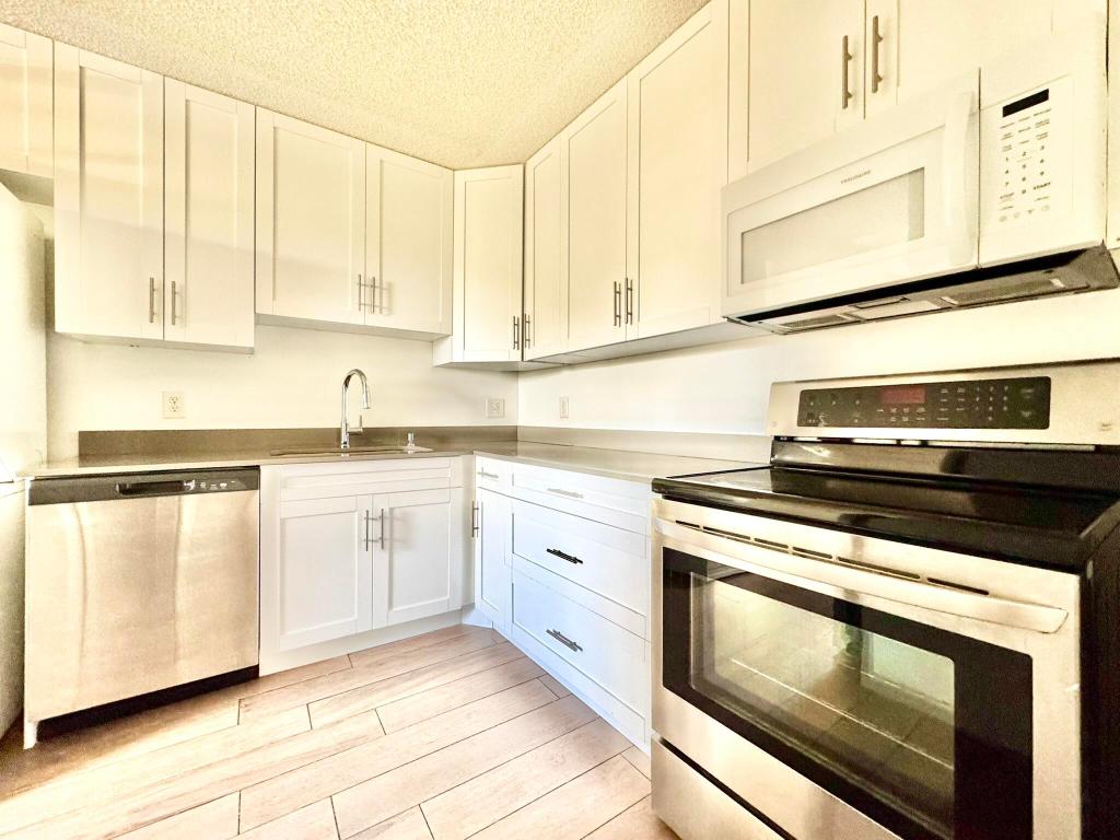 LAGO DEL REY CONDO - Residential Lease