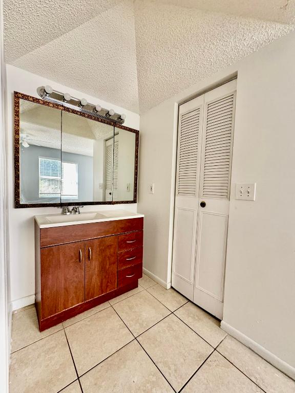 LAGO DEL REY CONDO - Residential Lease