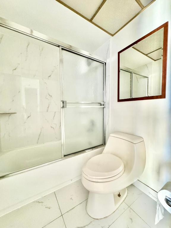 LAGO DEL REY CONDO - Residential Lease