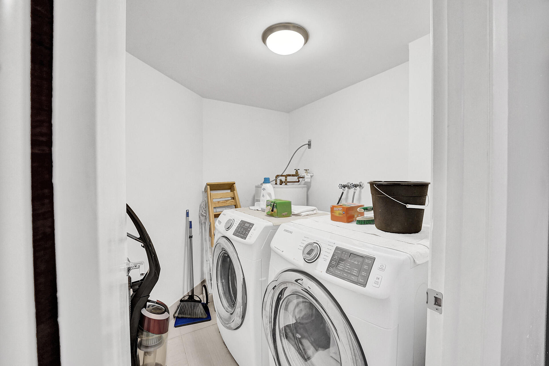 LAVERS DELRAY RACQUET CLUB CONDO - Residential Lease