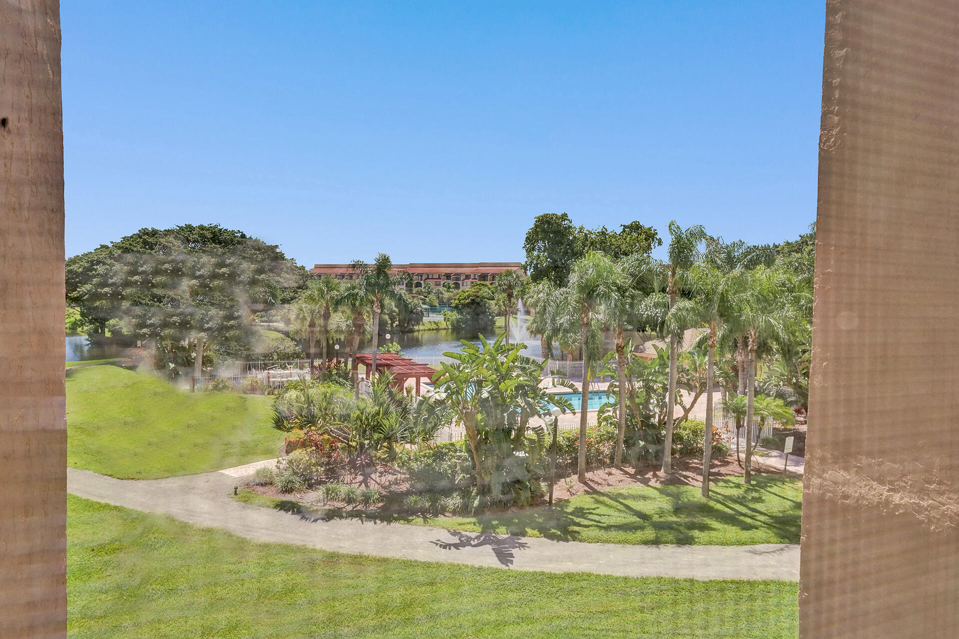 LAVERS DELRAY RACQUET CLUB CONDO - Residential Lease