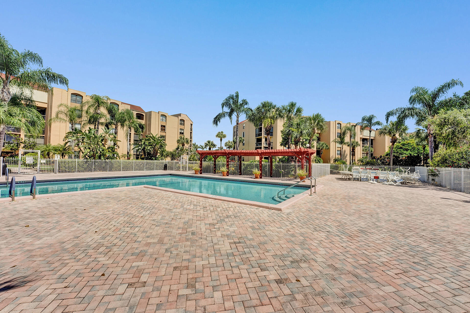 LAVERS DELRAY RACQUET CLUB CONDO - Residential Lease