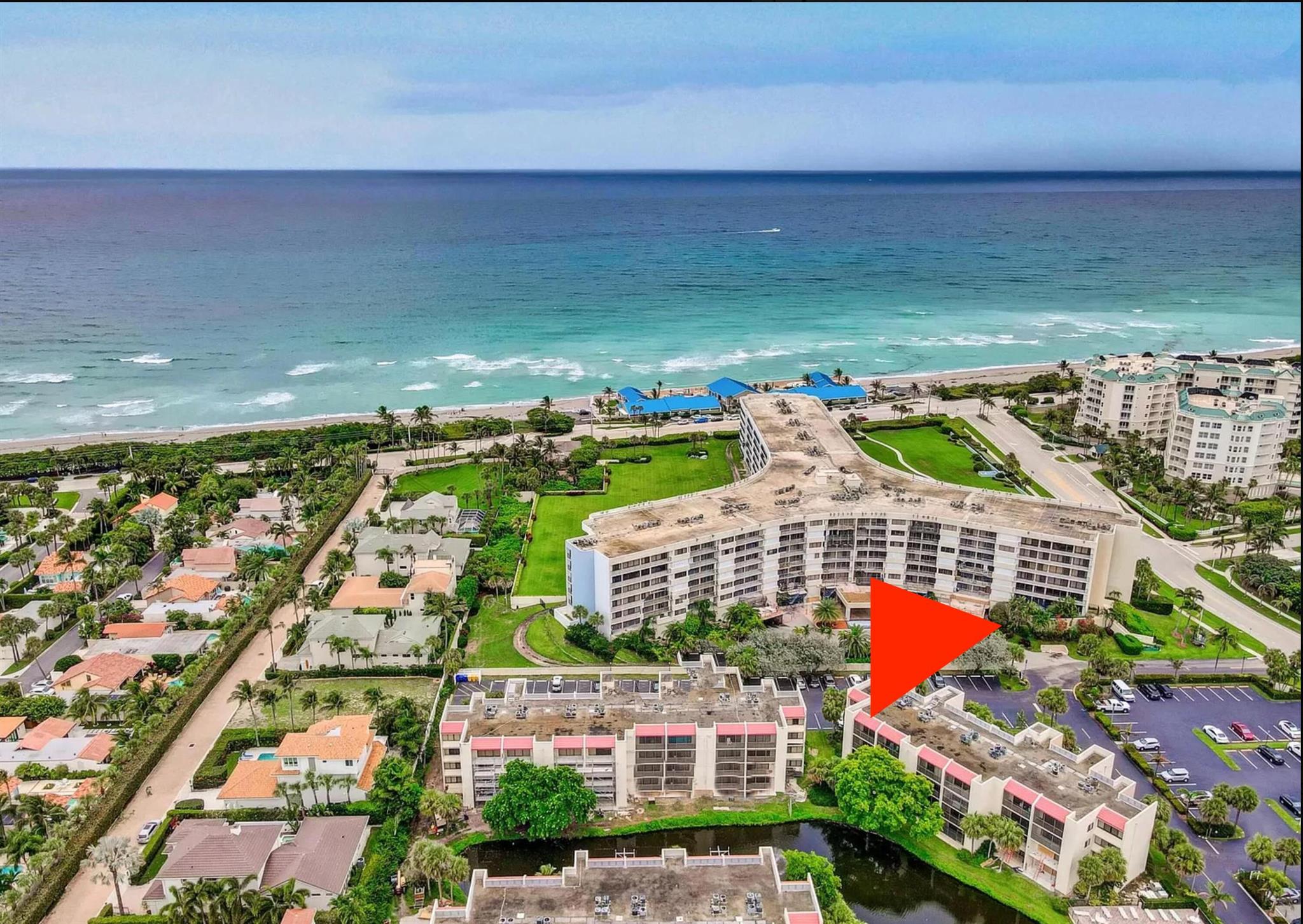 This beautiful Sea Rise condo is the perfect place to relax and enjoy why we live in Jupiter!This unit is nicely renovated and tastefully furnished. The Sea Rise B building is a short walk to the beach. Enjoy paradise every day! *This building has an elevator* Couch converts to a sofa bed in case you have company.''Community has a Tennis Club you can join for an additional cost''