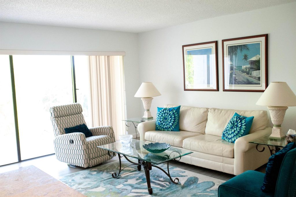 Photo of 1605 S Us Highway 1 #B405, Jupiter, FL 33477 (MLS # R11109421)