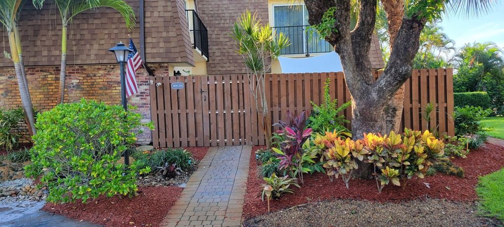 Photo of 2850 SE 5th Circle #24a, Boynton Beach, FL 33435 (MLS # R11106768)