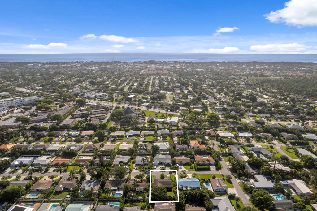 Photo of 2841 SW 5TH Street, Boynton Beach, FL 33435 (MLS # B26067587)