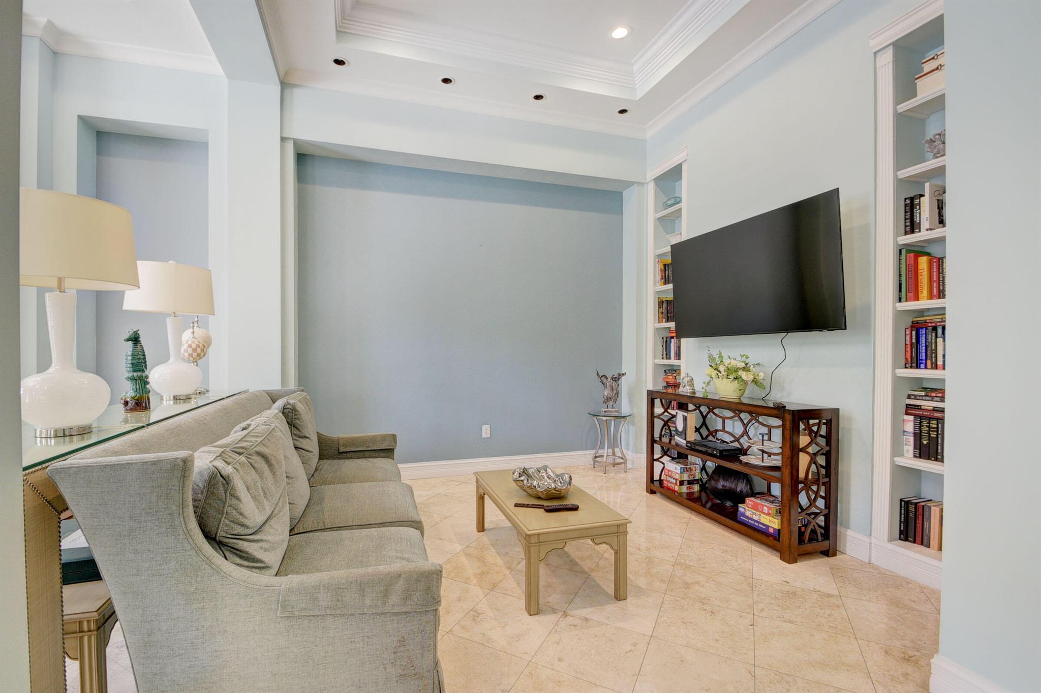 720 S Sapodilla Avenue 206