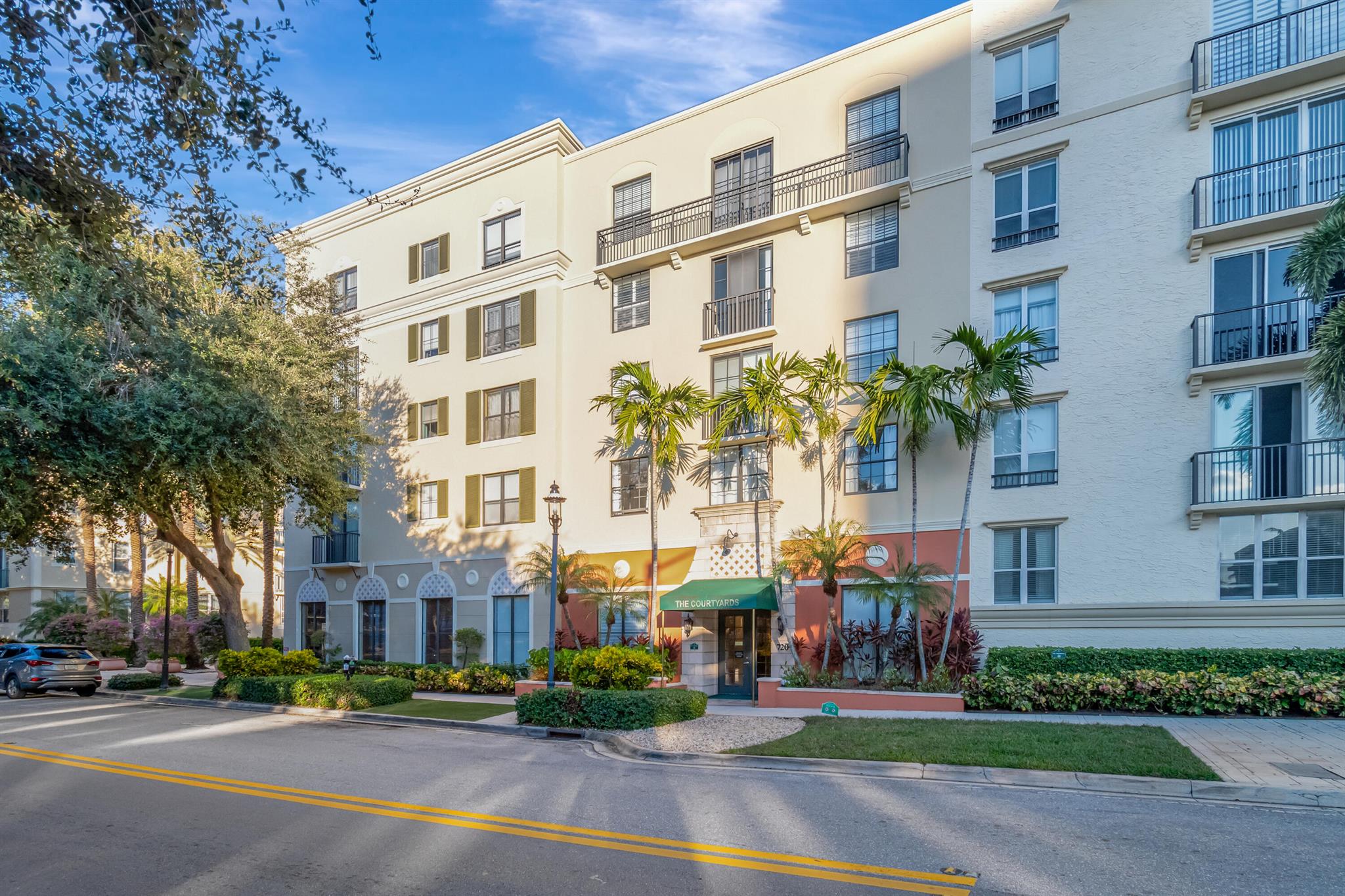 720 S Sapodilla Avenue 206
