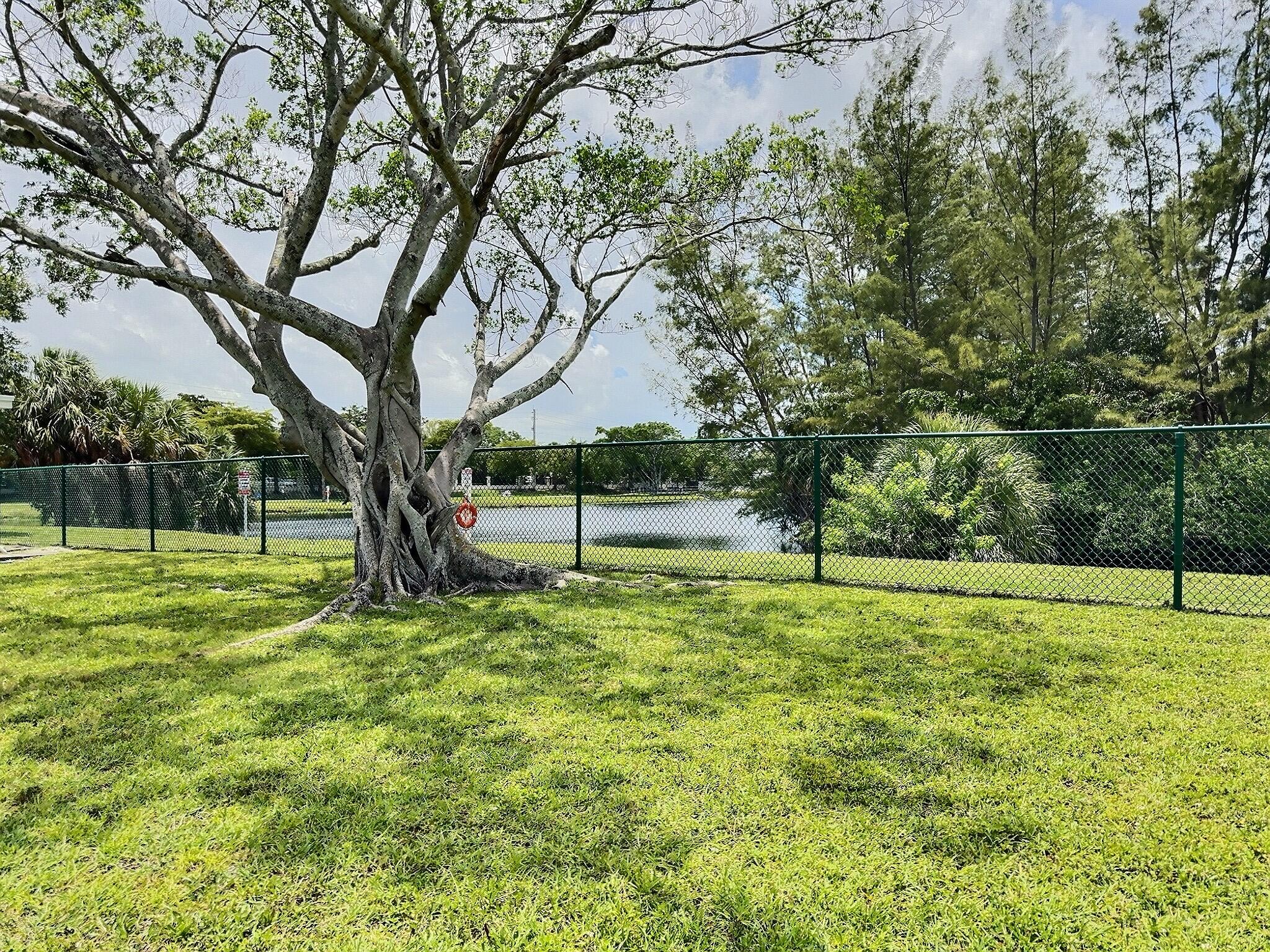 TAMARAC LAKES - Residential