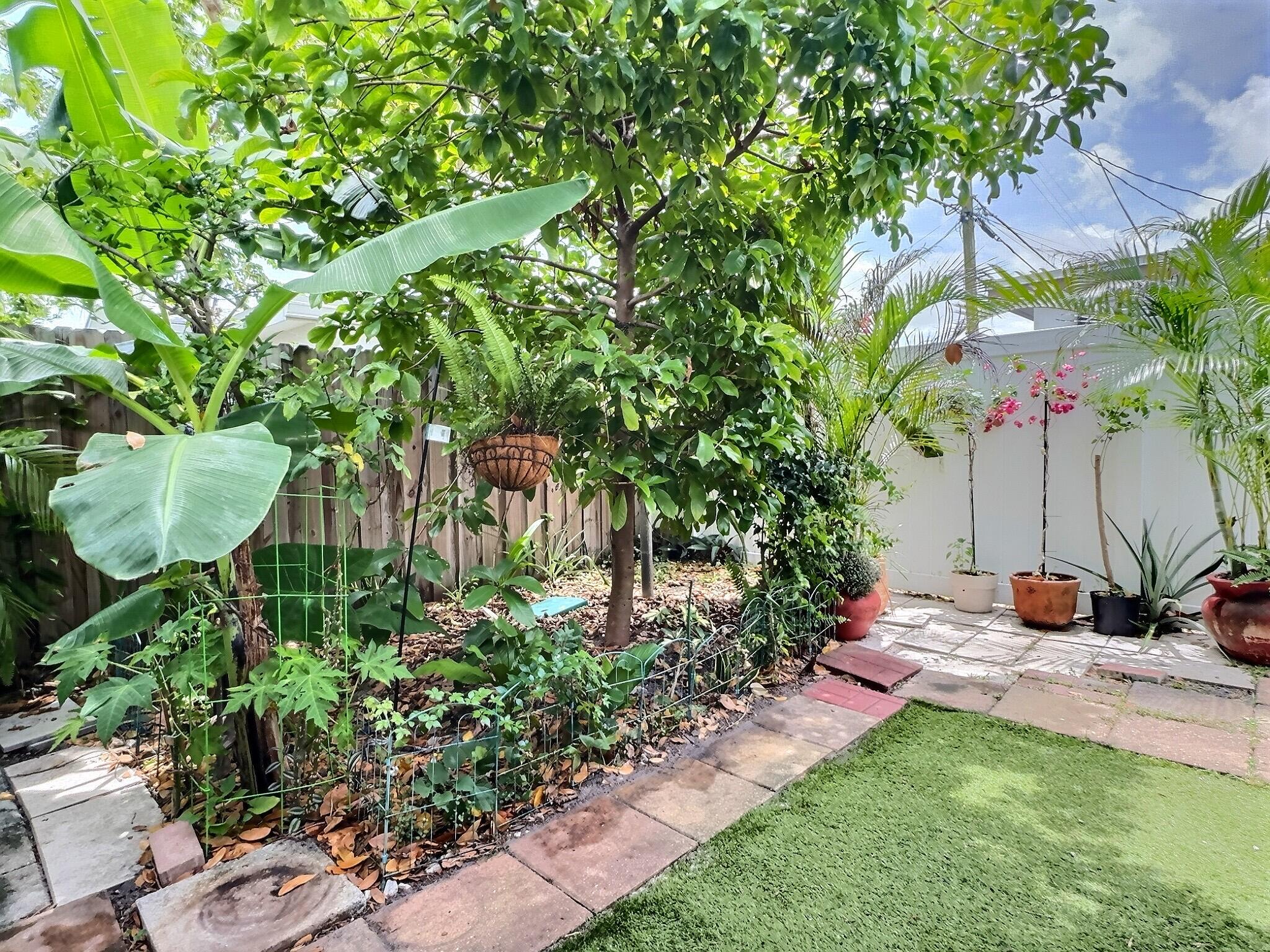 TAMARAC LAKES - Residential