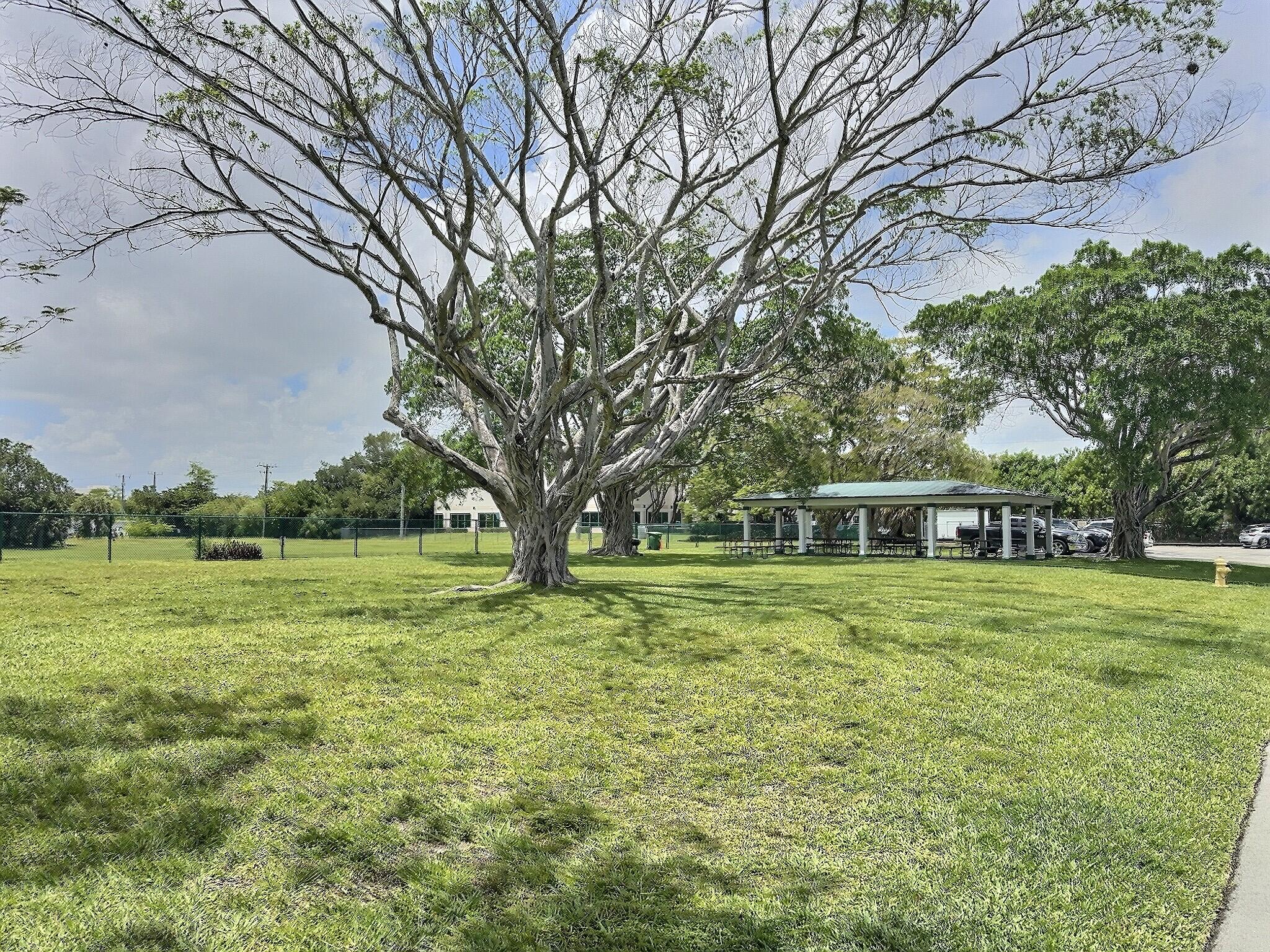 TAMARAC LAKES - Residential