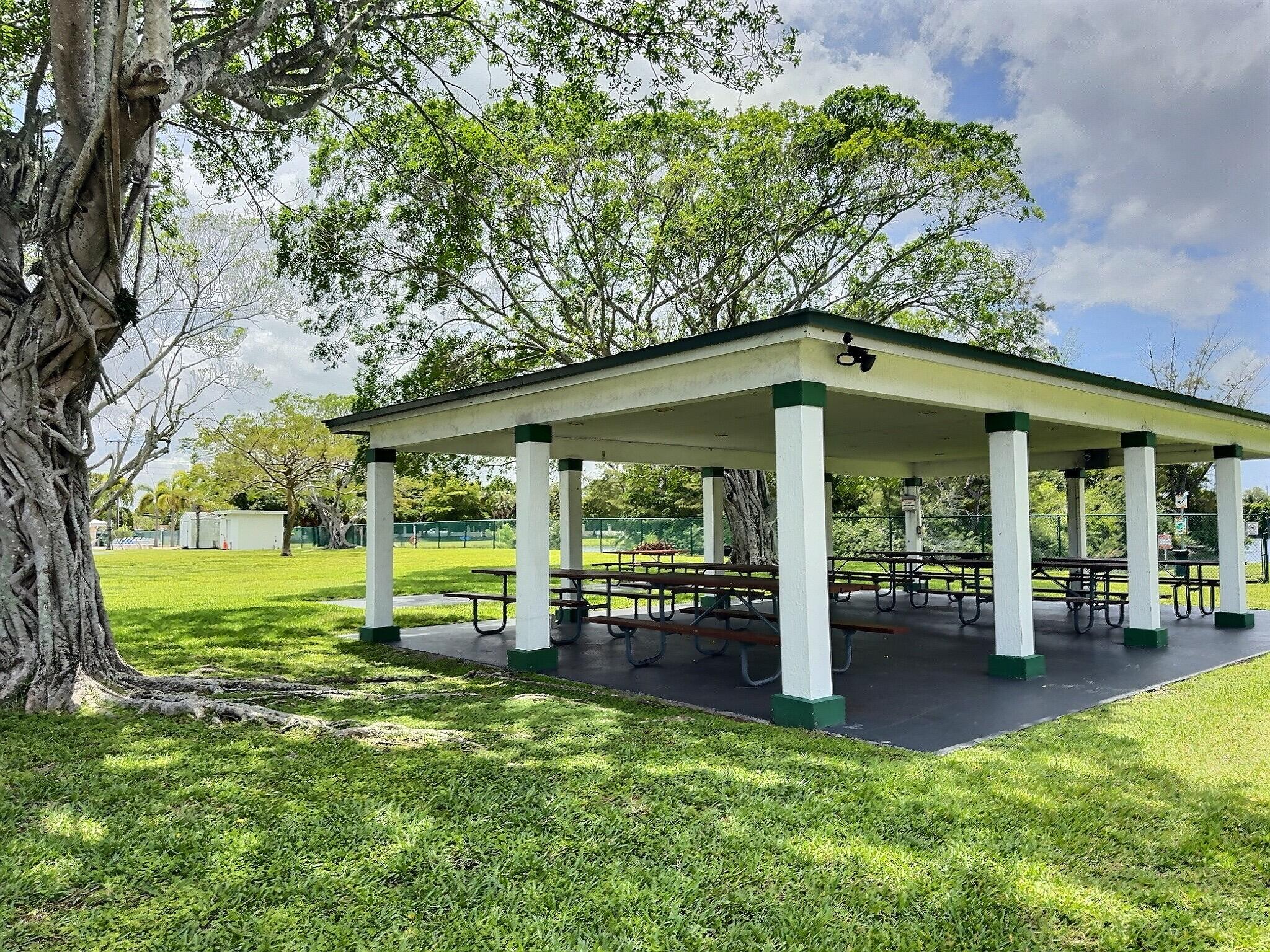 TAMARAC LAKES - Residential
