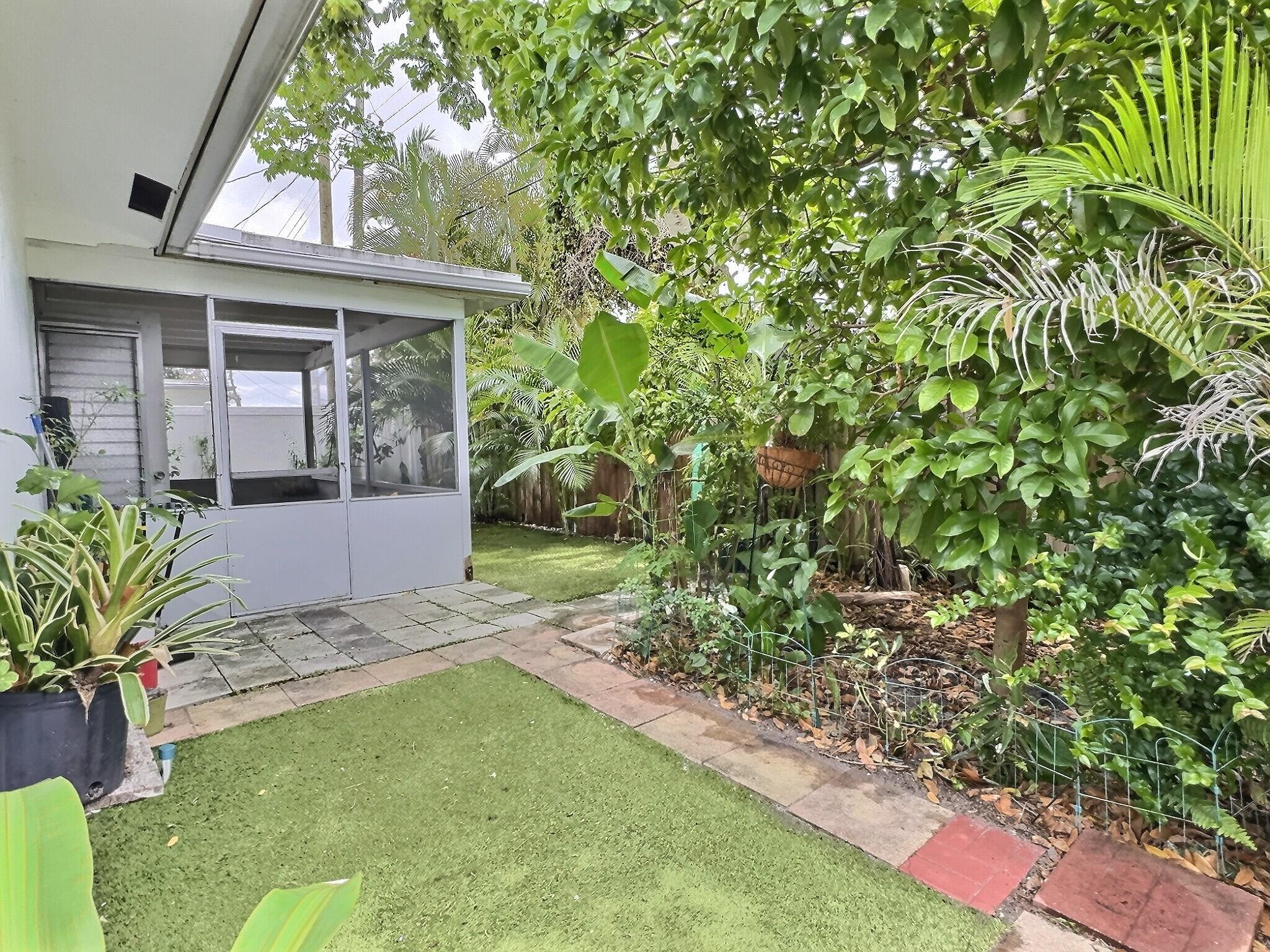 TAMARAC LAKES - Residential