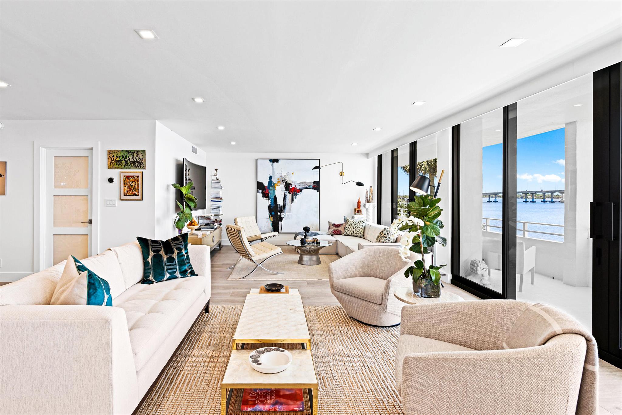 COVE CONDO - Residential