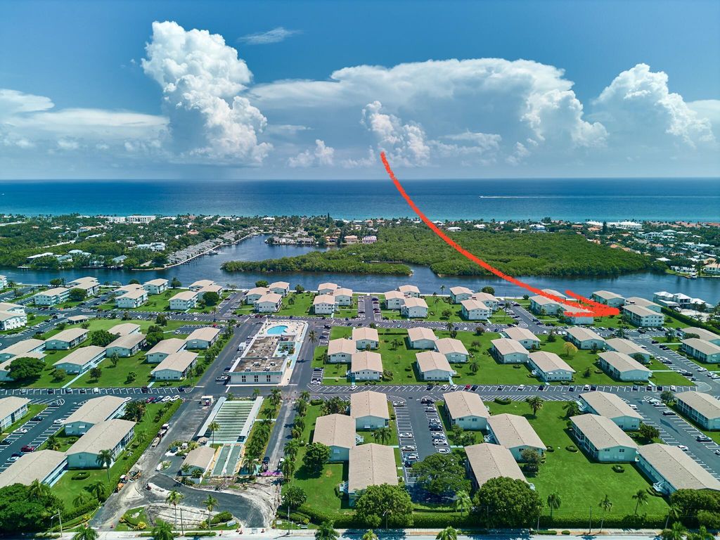 Photo of 850 E Horizons 204 E #204, Boynton Beach, FL 33435 (MLS # R11107133)