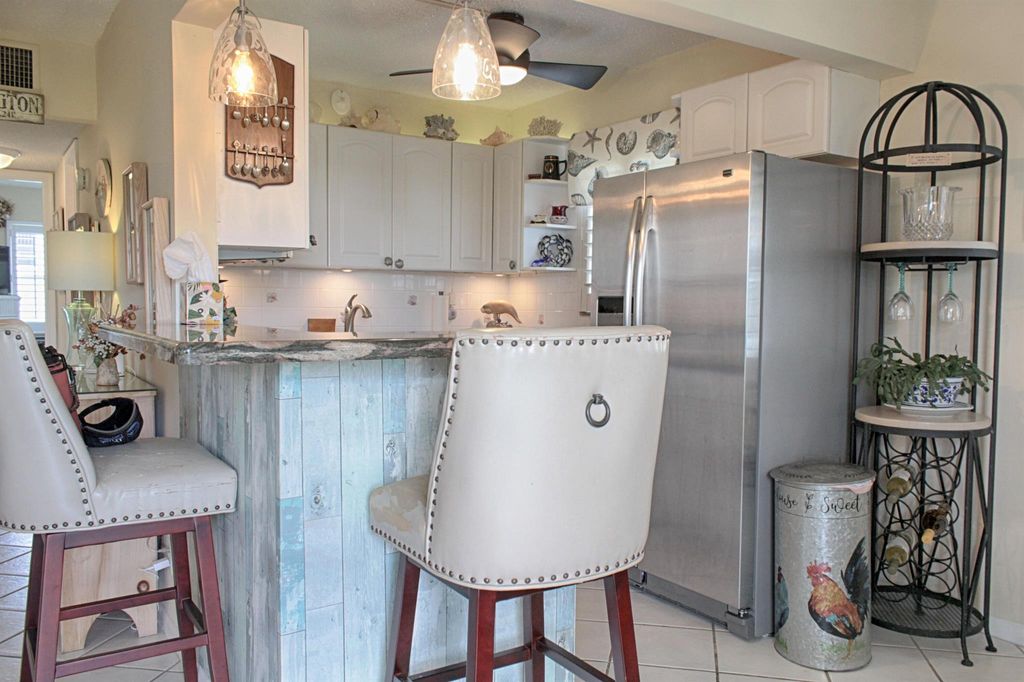 Photo of 850 E Horizons 204 E #204, Boynton Beach, FL 33435 (MLS # R11107133)