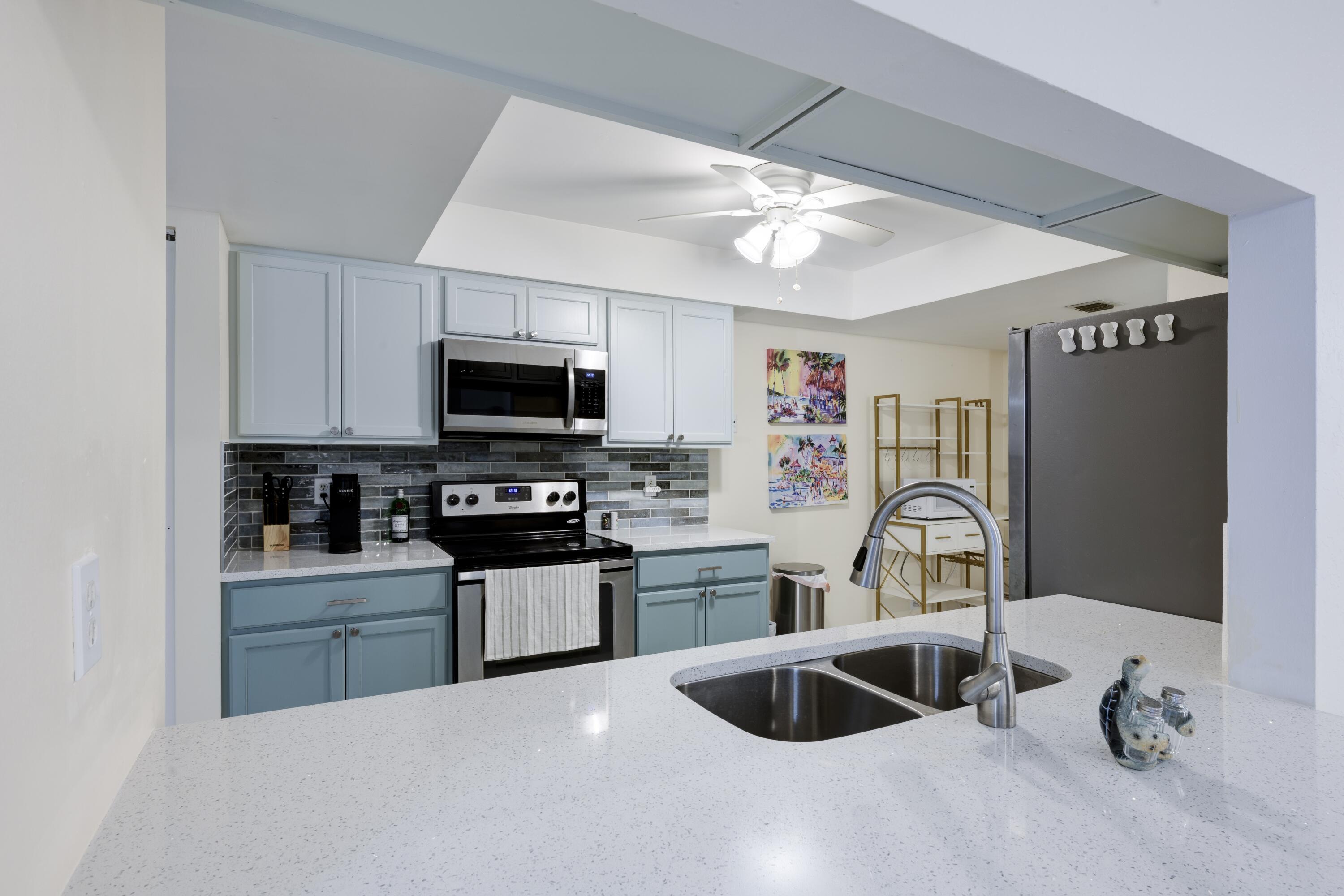 LAVERS RESORT & RACQUET CLUB - Residential Lease