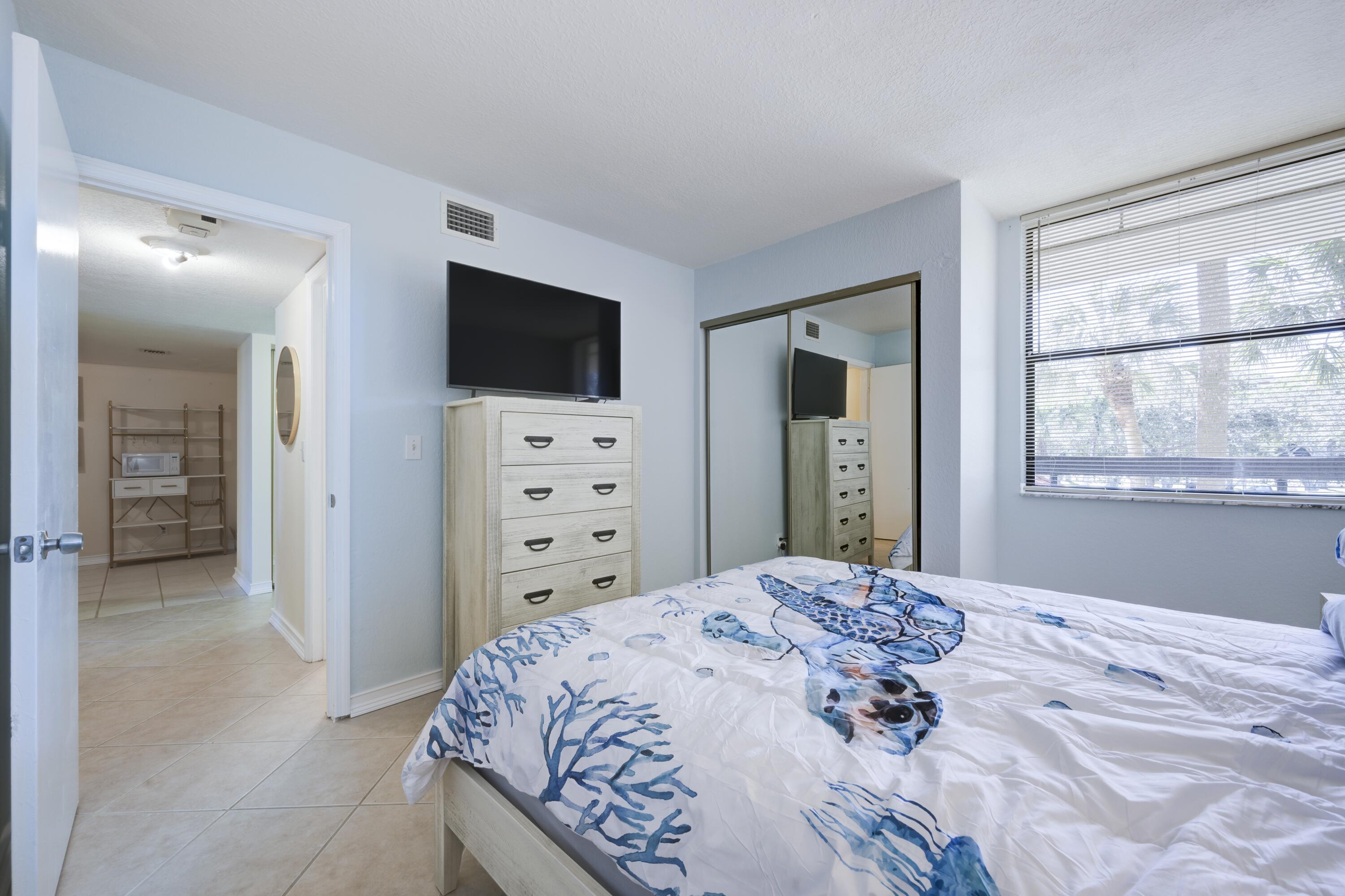 LAVERS RESORT & RACQUET CLUB - Residential Lease