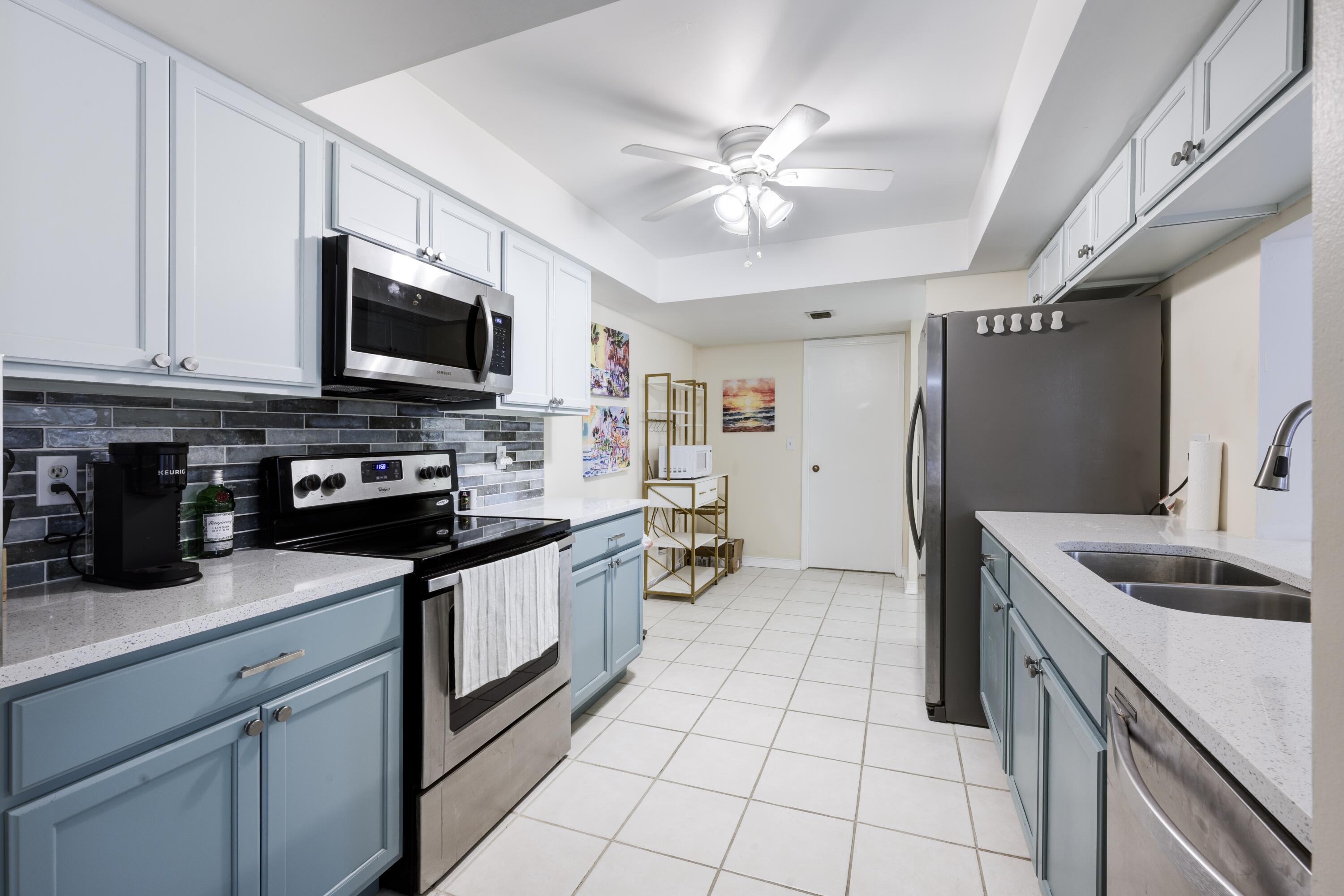 LAVERS RESORT & RACQUET CLUB - Residential Lease