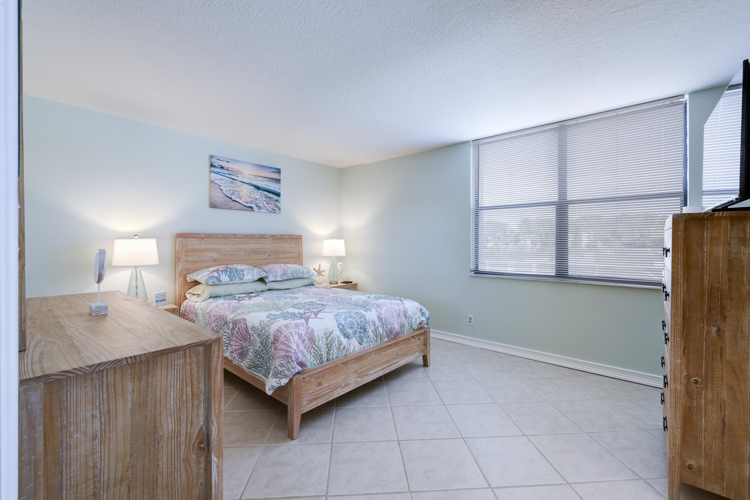 LAVERS RESORT & RACQUET CLUB - Residential Lease