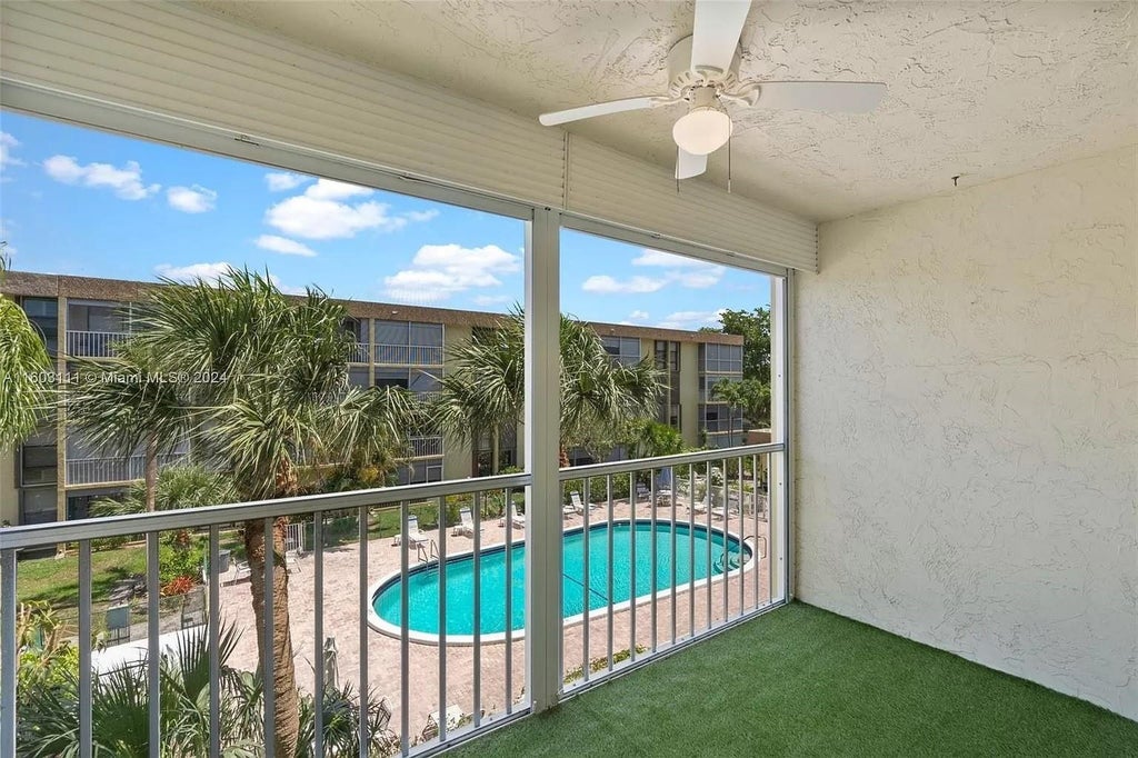 Photo of 367 S FEDERAL Highway #C321, Deerfield Beach, FL 33441 (MLS # B26087822)
