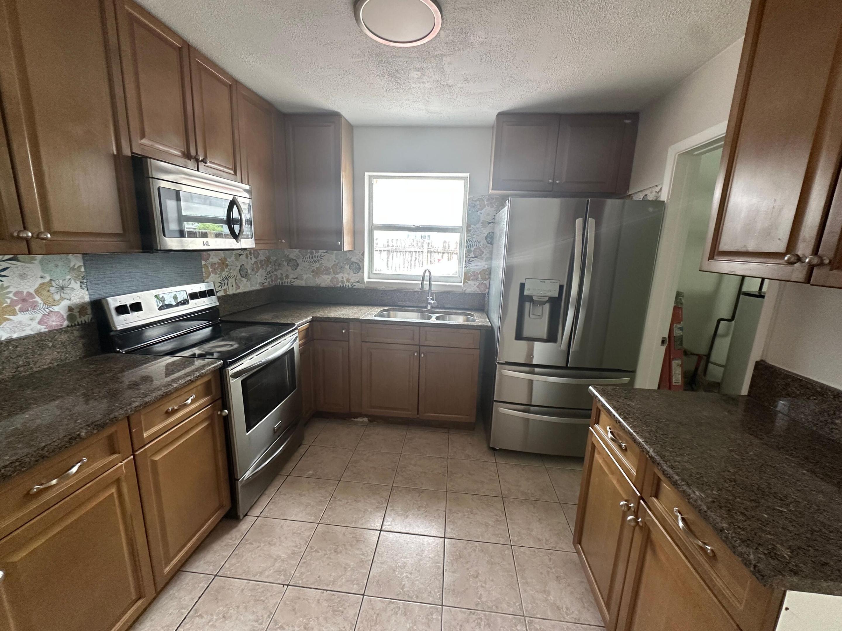 LAKE BELVEDERE ESTATES 3RD ADD - Residential Lease