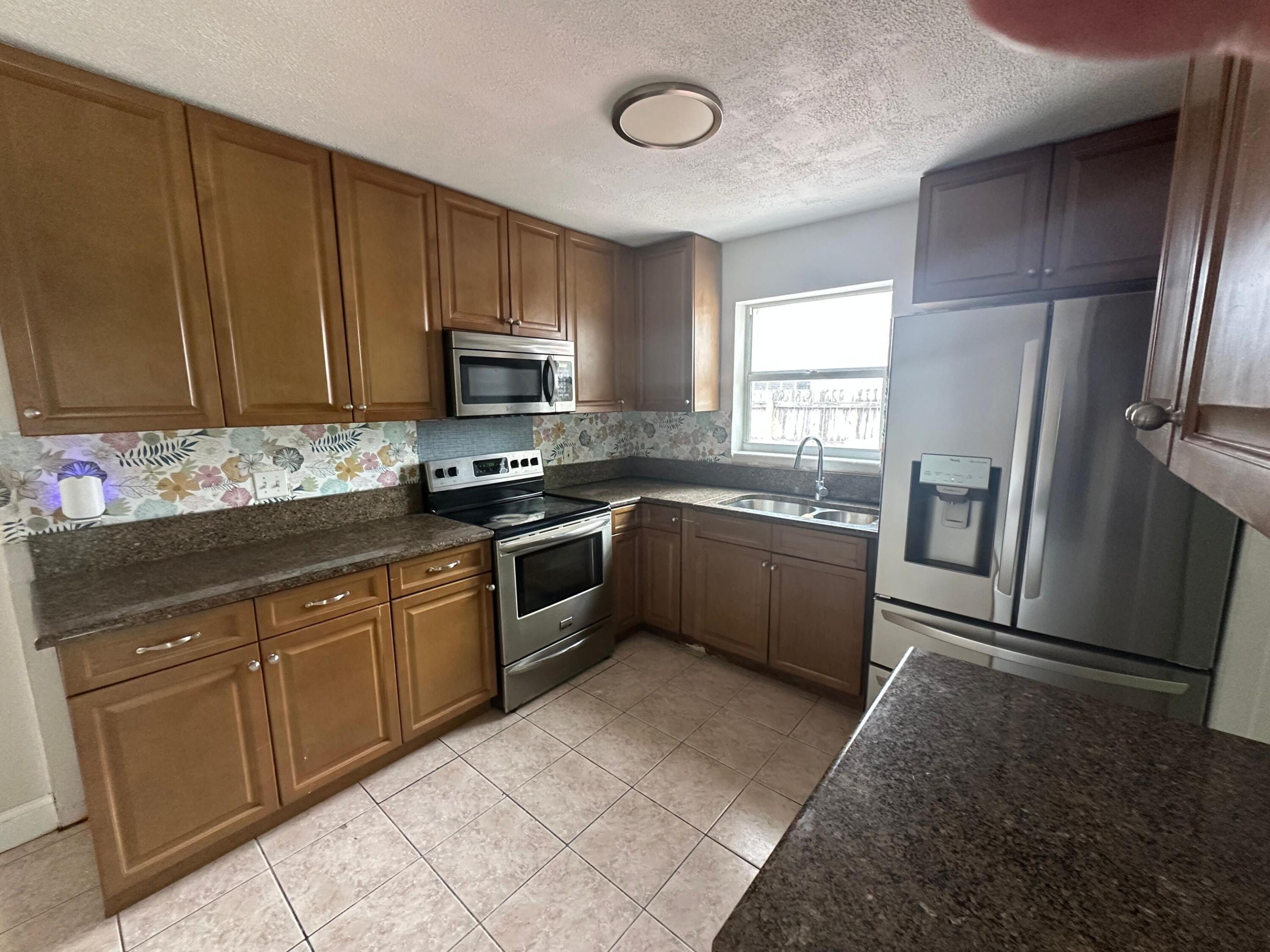 LAKE BELVEDERE ESTATES 3RD ADD - Residential Lease