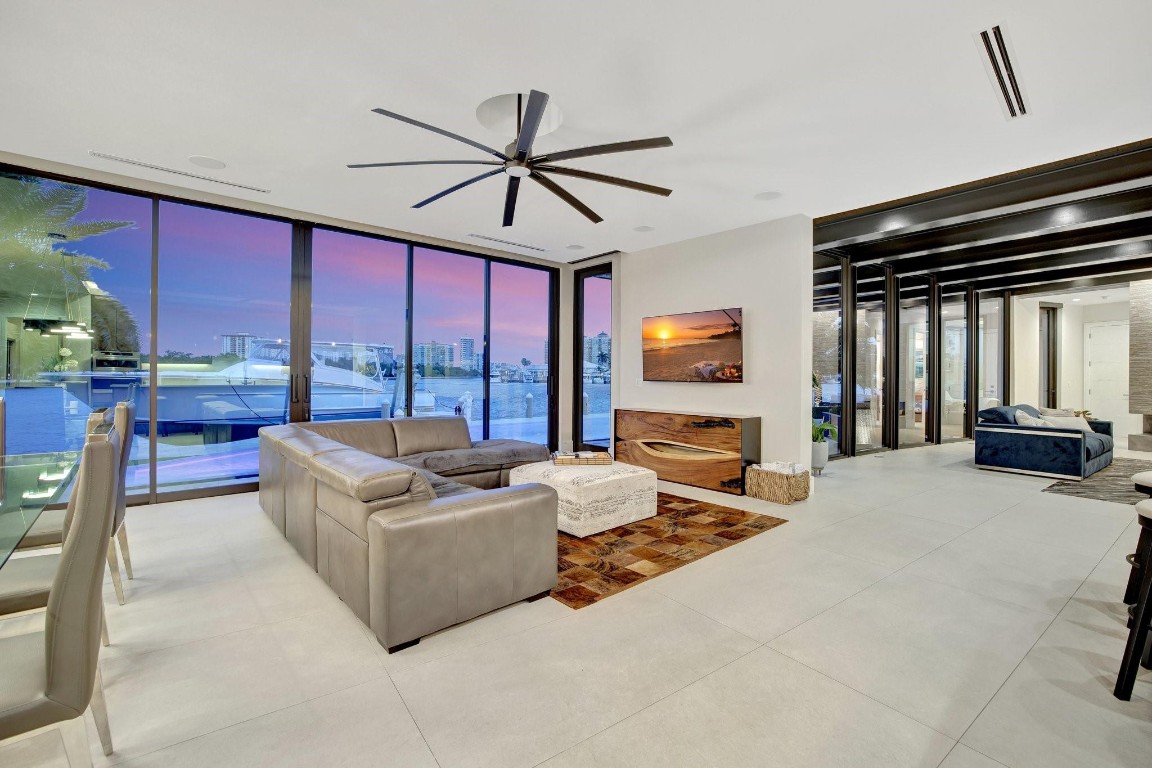 BEACH WAY HEIGHTS UNIT - Residential