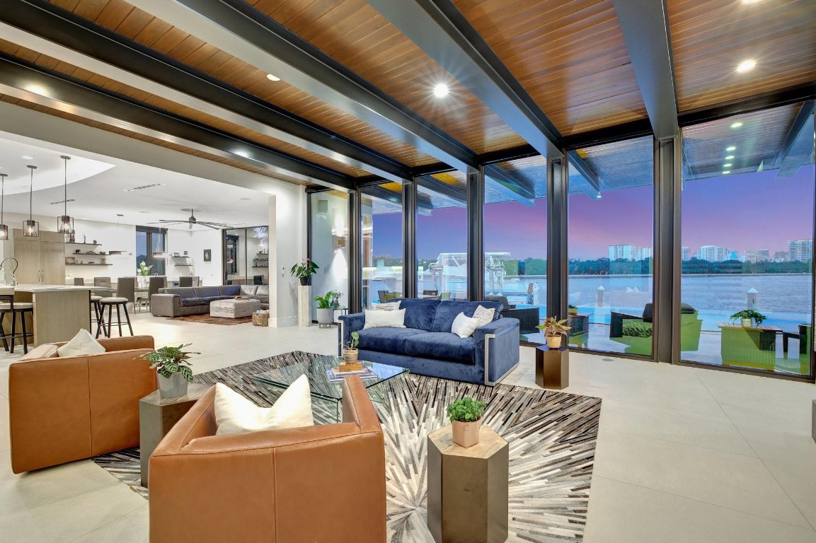 BEACH WAY HEIGHTS UNIT - Residential