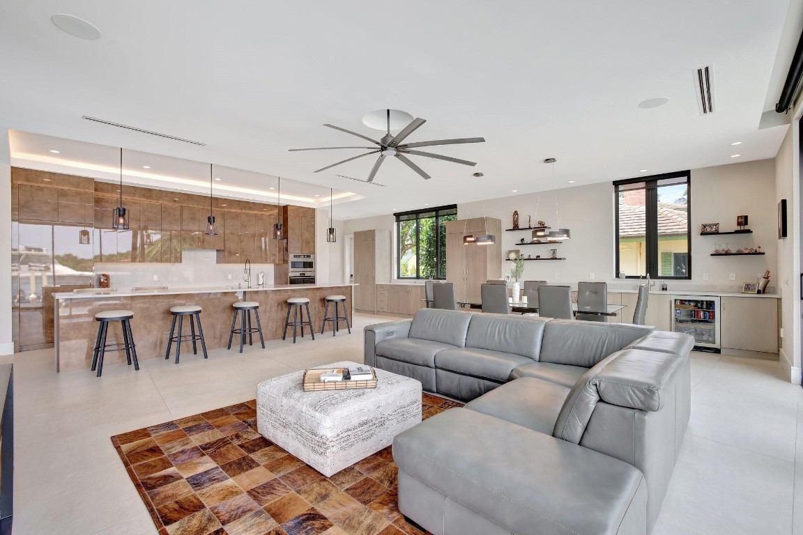 BEACH WAY HEIGHTS UNIT - Residential